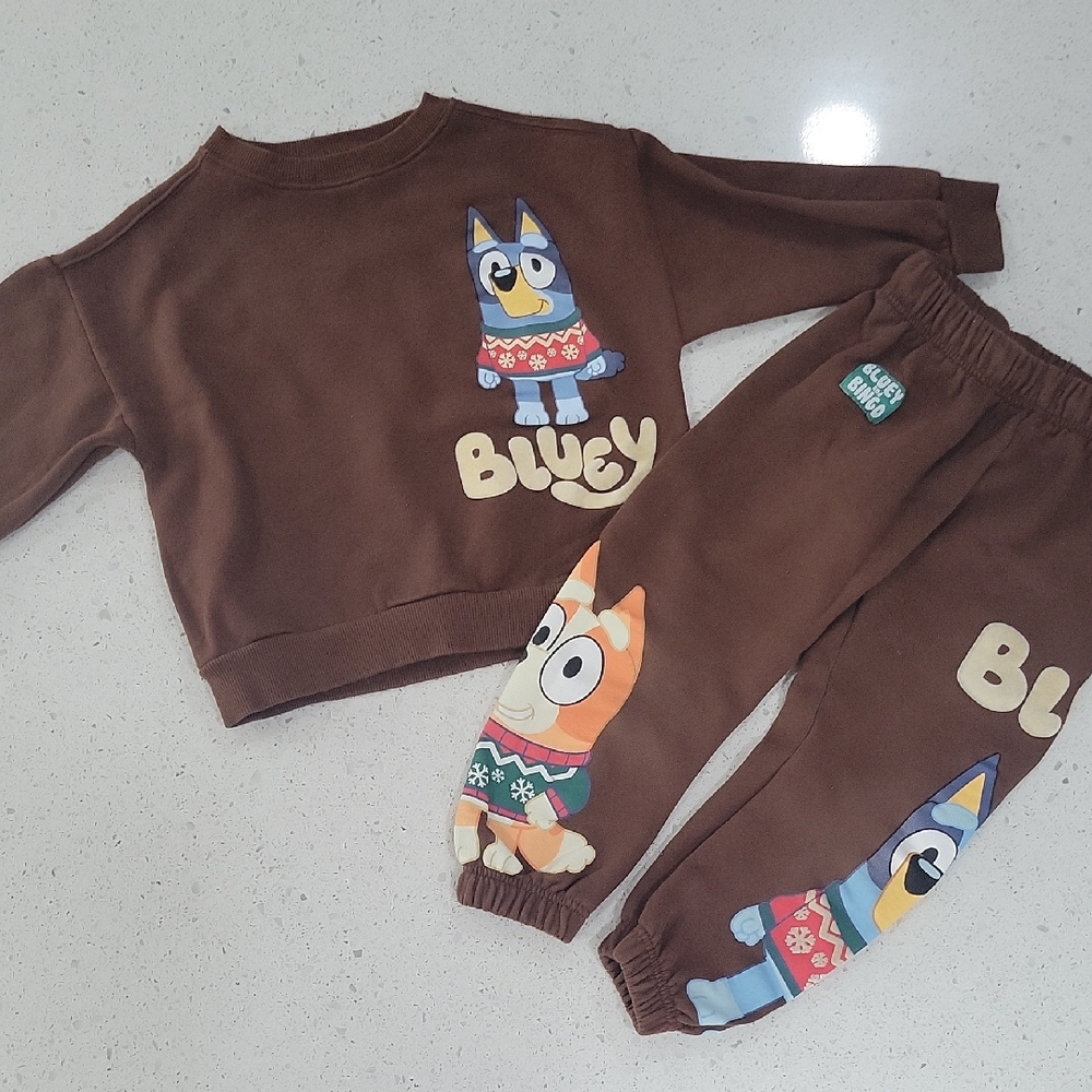 BLUEY © LUDO STUDIO FLOCKED SWEATSHIRT & PANTS